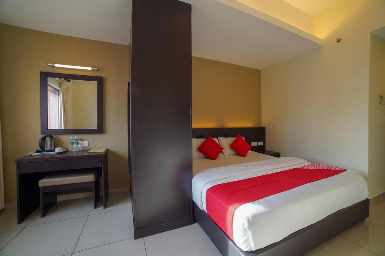 Oyo 89531 Villa Hotel Segamat Dış mekan fotoğraf