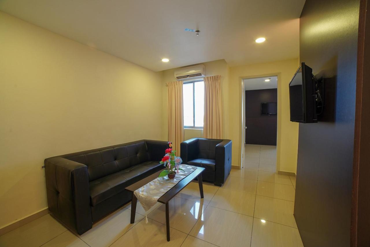 Oyo 89531 Villa Hotel Segamat Dış mekan fotoğraf